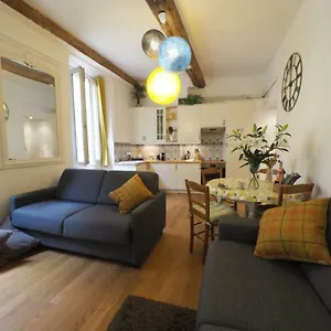 2 Bedroom Old Town Centre Appartement Nice